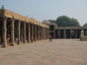 Qutub Minar Inside Pictures