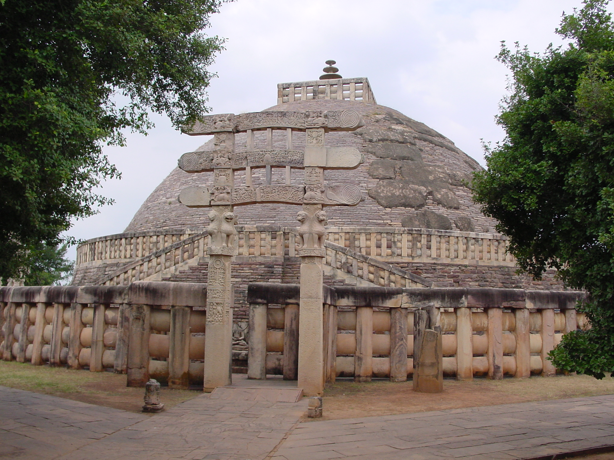sanchi-stupa-historical-facts-and-pictures-the-history-hub