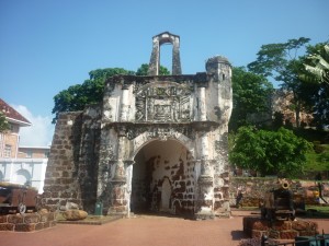Entrance of Porta de Santiago