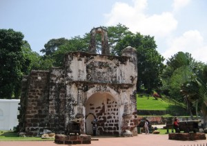 Porta de Santiago Entrance View