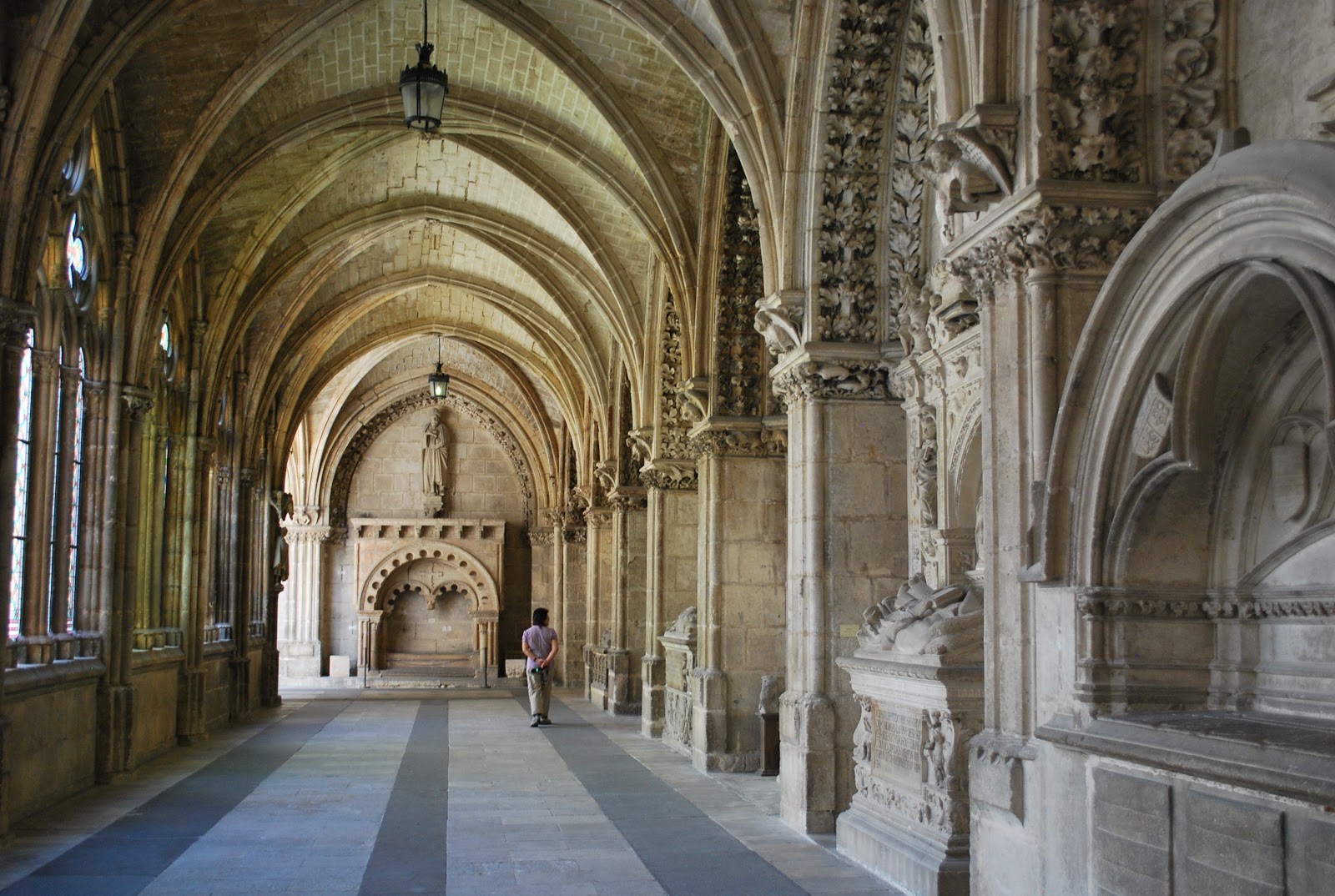 Burgos Cathedral Historical Facts and Pictures | The ...
