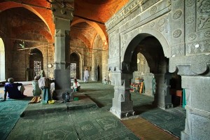 Sona Mosque Inside Pictures