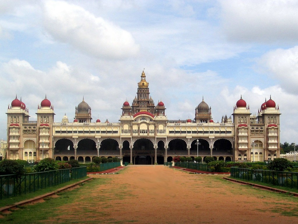 tourist places between bangalore and mysore pak