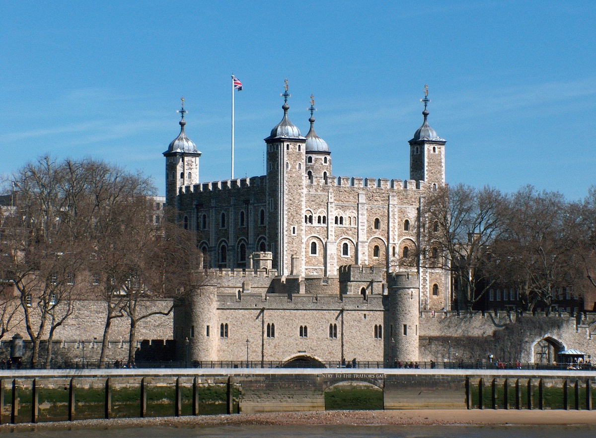 why do tourists visit the tower of london