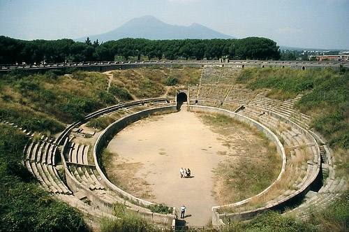 Amphitheater-of-Pompeii-Images.jpg